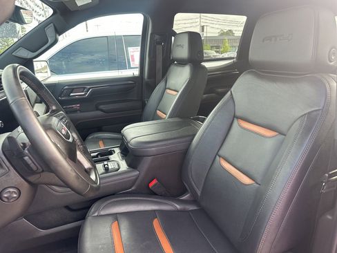 Used 2024 GMC Sierra 1500 AT4 w/ Technology Package AWD/4WD image 8