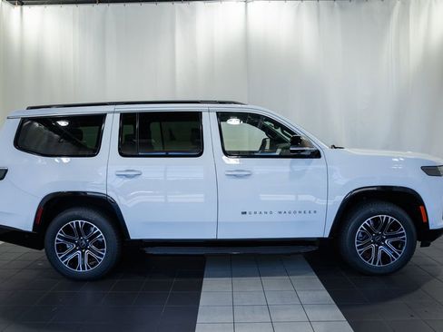 New 2026 Jeep Grand Wagoneer 4WD image 3