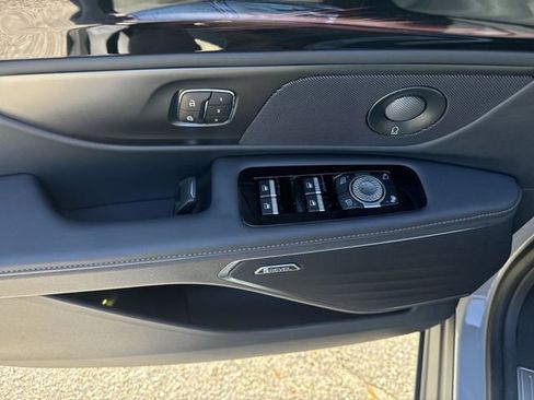 New 2026 Lincoln Nautilus Reserve image 13