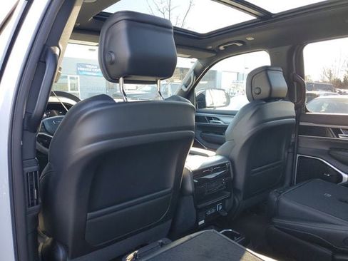 New 2026 Jeep Grand Wagoneer Limited image 12