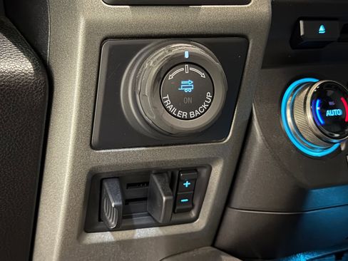 Used 2017 Ford F150 Raptor w/ Equipment Group 802A Luxury image 36