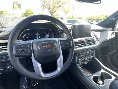 Used 2024 GMC Yukon SLT w/ SLT Luxury Package RWD image 13
