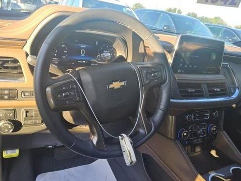 Used 2024 Chevrolet Suburban High Country image 5