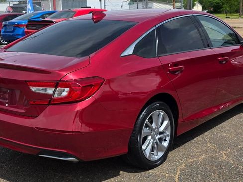 Used 2018 Honda Accord LX image 3