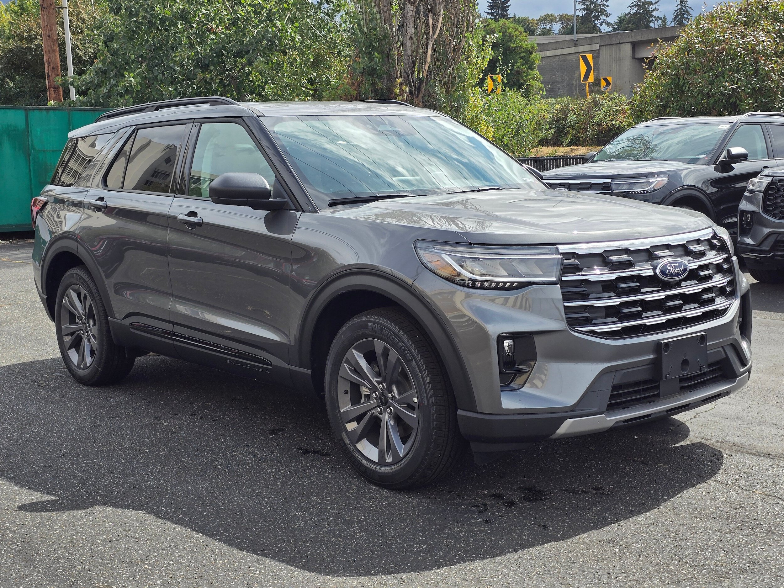 New 2026 Ford Explorer Active w/ Active Comfort Package AWD/4WD image 3