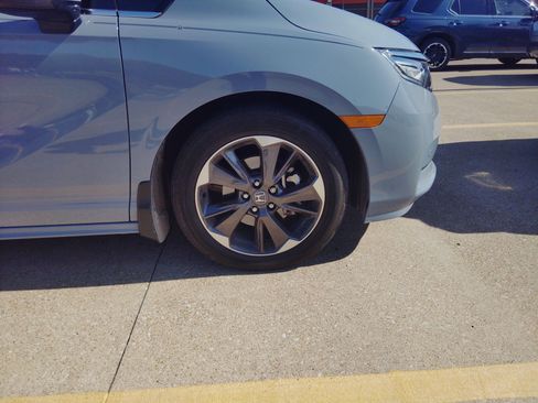 Used 2024 Honda Odyssey Elite image 8