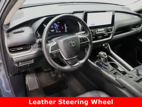 Certified 2025 Toyota Grand Highlander AWD image 13