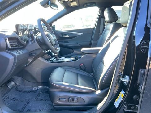 New 2025 Buick Envista Avenir image 9