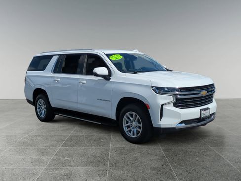 Used 2022 Chevrolet Suburban LT w/ Luxury Package image 7