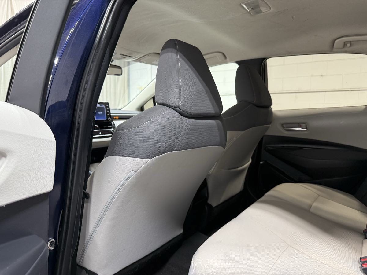 Used 2021 Toyota Corolla LE w/ Carpet Mat Package (TMS) FWD image 17