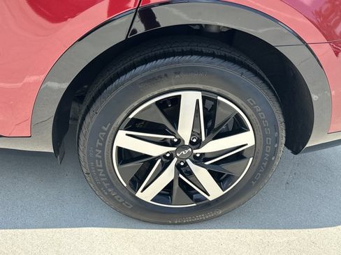 Certified 2023 Kia Sorento S w/ Panoramic Sunroof Package FWD image 24