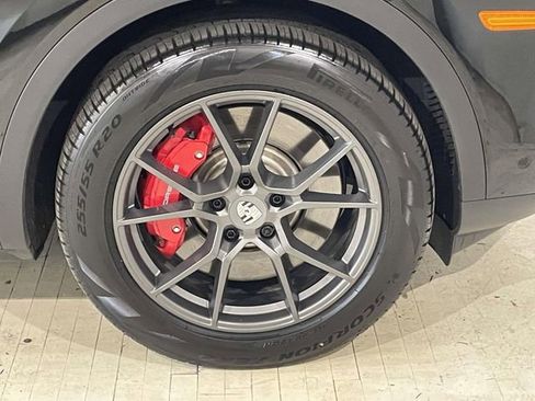 Certified 2026 Porsche Cayenne S AWD/4WD image 16