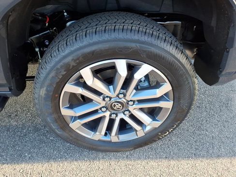 New 2025 Toyota 4Runner Limited image 8