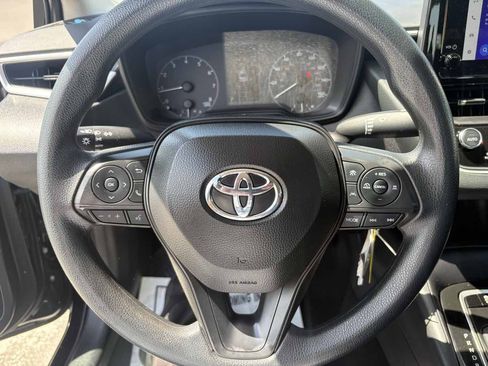 Used 2025 Toyota Corolla LE FWD image 18