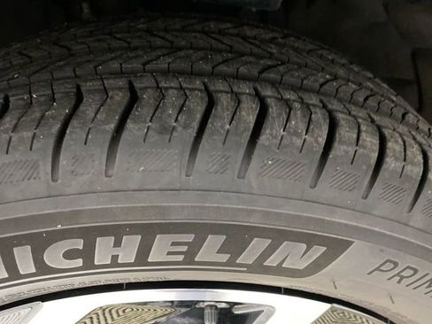 Used 2025 Chevrolet Equinox EV LT image 17