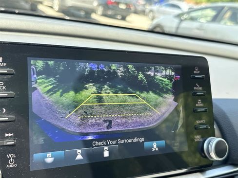Used 2022 Honda Accord Touring image 25