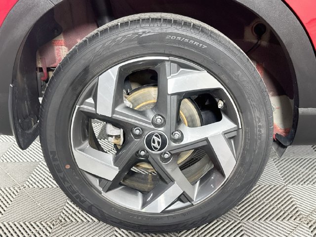 Used 2021 Hyundai Venue SEL FWD image 29