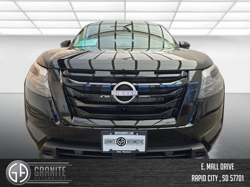 New 2025 Nissan Pathfinder SL w/ Black Appearance Package AWD/4WD image 8