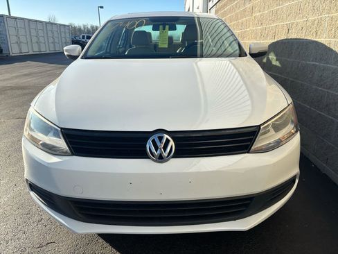 Used 2011 Volkswagen Jetta SE image 4