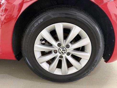 Used 2017 Volkswagen Beetle 1.8T S image 25