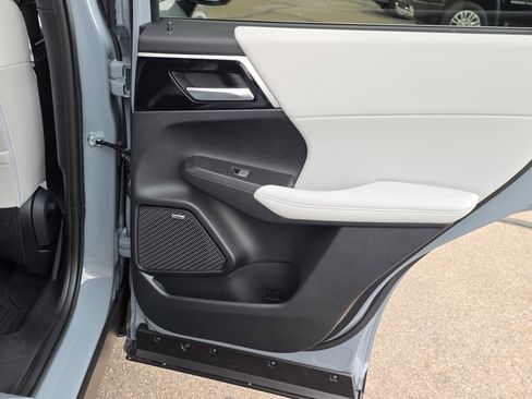 New 2026 Mitsubishi Outlander SE FWD image 29