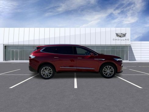 Used 2024 Buick Enclave Essence w/ Experience Buick Package FWD image 2