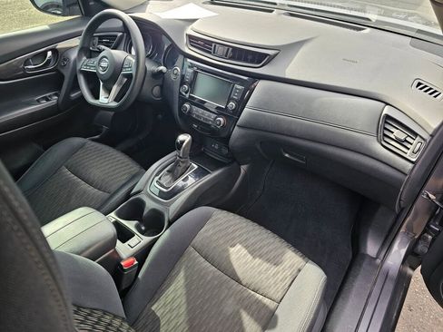 Used 2019 Nissan Rogue SV image 10
