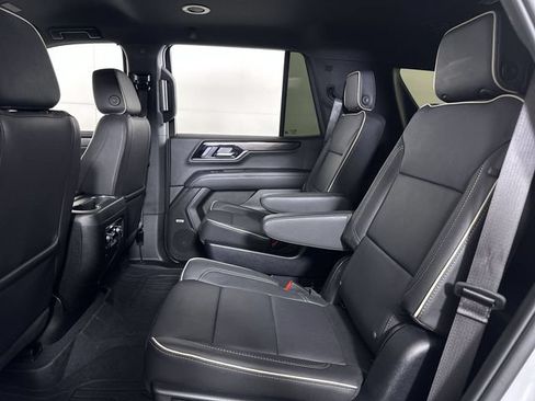 Used 2025 GMC Yukon Elevation AWD/4WD image 26