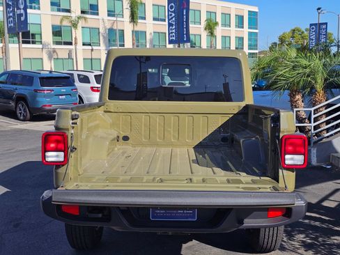 New 2026 Jeep Gladiator Sport AWD/4WD image 7
