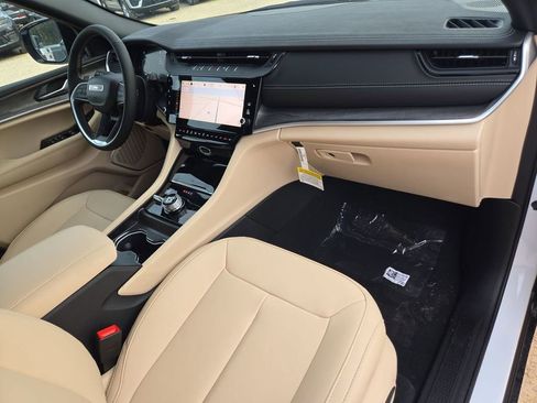 New 2026 Jeep Grand Cherokee Limited image 30