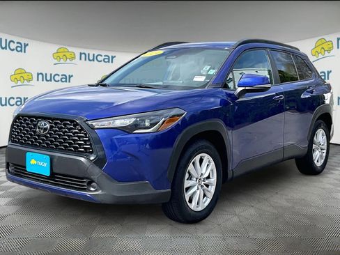 Used 2024 Toyota Corolla Cross LE image 3