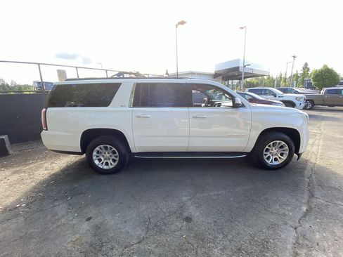 Used 2019 GMC Yukon XL SLT AWD/4WD image 7