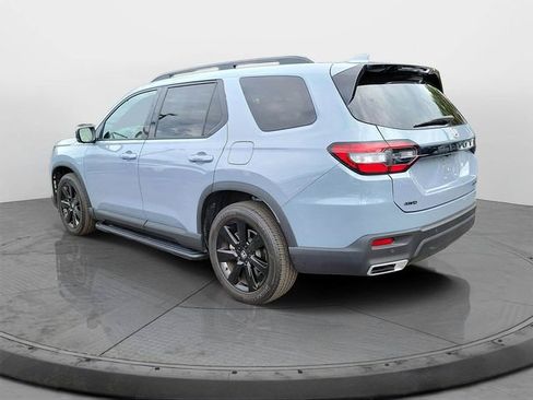 Certified 2025 Honda Pilot Black Edition image 4