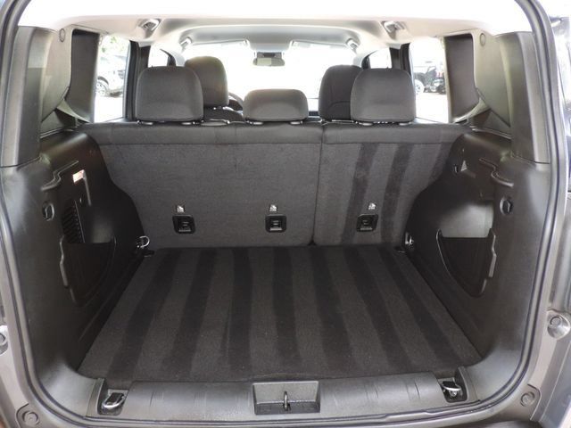 Used 2023 Jeep Renegade Latitude AWD/4WD image 21