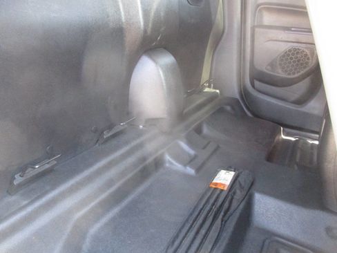 Used 2016 Chevrolet Colorado W/T AWD/4WD image 21