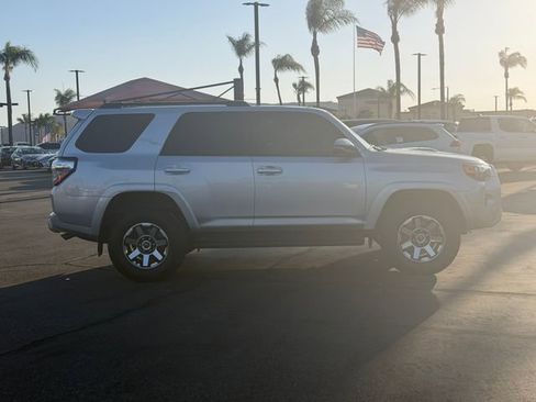 Used 2021 Toyota 4Runner TRD Off-Road Premium AWD/4WD image 4