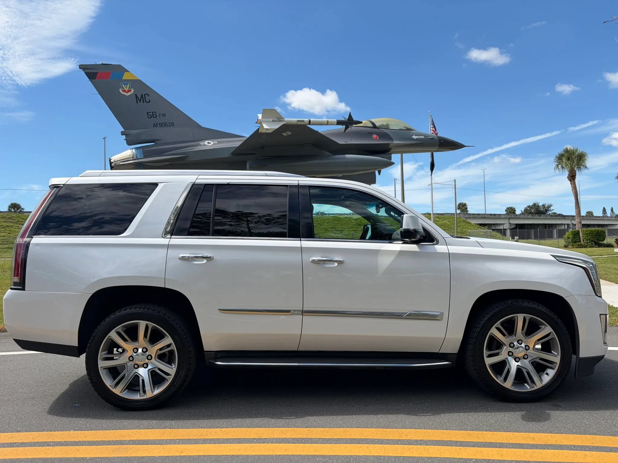 Used 2016 Cadillac Escalade Luxury RWD image 69