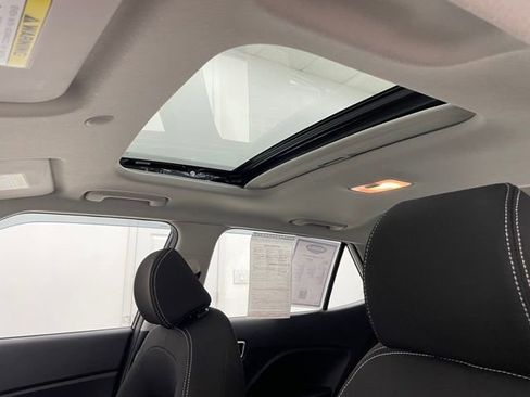 Used 2022 Hyundai Venue SEL image 8