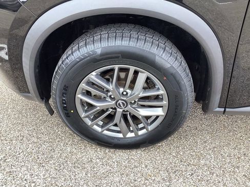 Used 2023 Nissan Rogue S image 33