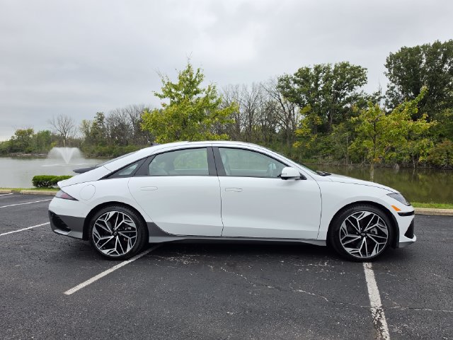 Used 2023 Hyundai Ioniq 6 Limited AWD/4WD image 6