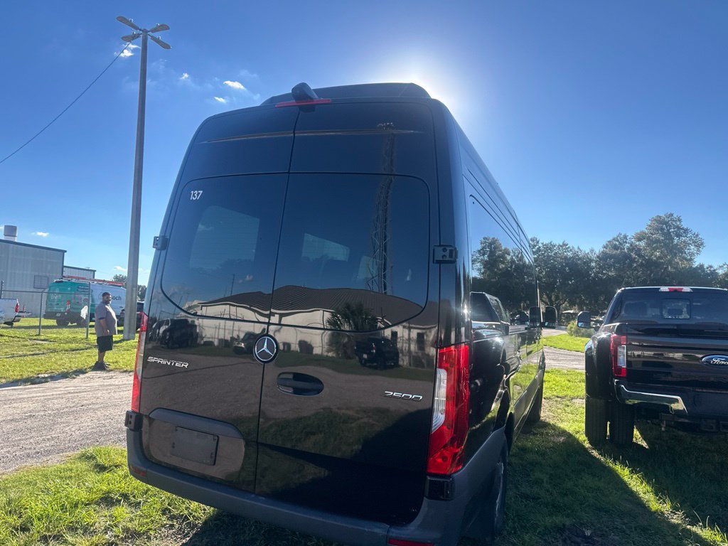 Used 2025 Mercedes-Benz Sprinter 2500 image 6