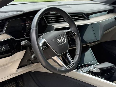 Used 2024 Audi Q8 e-tron Premium Plus w/ Premium Plus Package AWD/4WD image 19