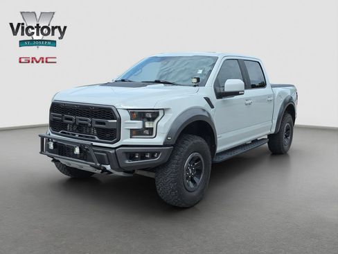 Used 2017 Ford F150 Raptor w/ Equipment Group 802A Luxury AWD/4WD image 3