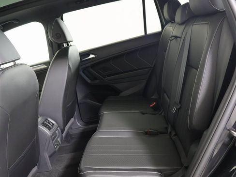 Used 2023 Volkswagen Tiguan SE R-Line image 24
