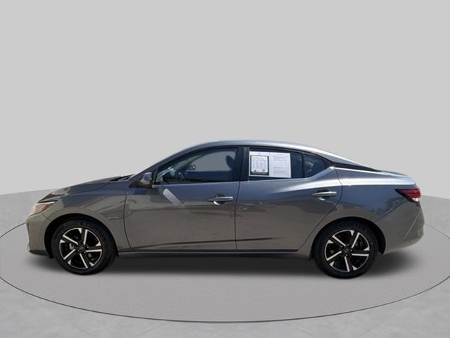 Used 2025 Nissan Sentra SV FWD image 2