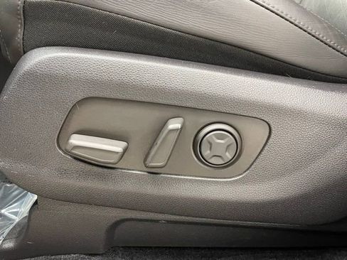 Used 2025 Kia Carnival image 8