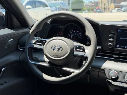 Used 2021 Hyundai Elantra SE FWD image 27