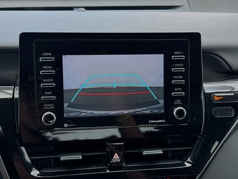 Used 2022 Toyota Camry SE FWD image 10