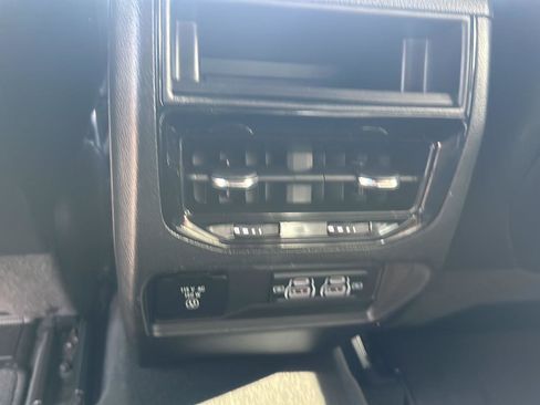 Used 2024 Jeep Grand Cherokee Altitude AWD/4WD image 20