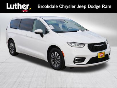 Used 2023 Chrysler Pacifica Touring-L